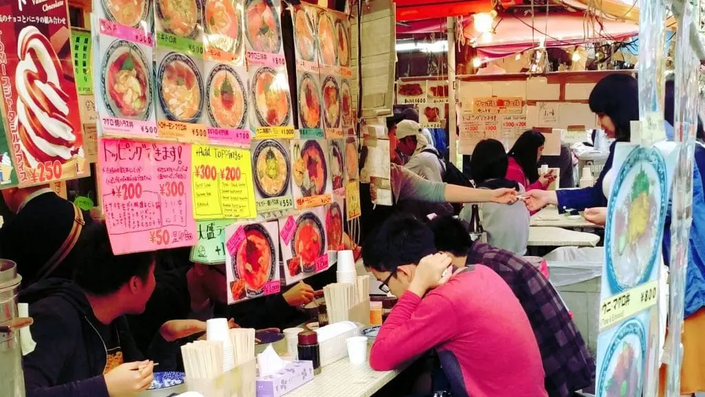 Ameyoko tax free street food japonia