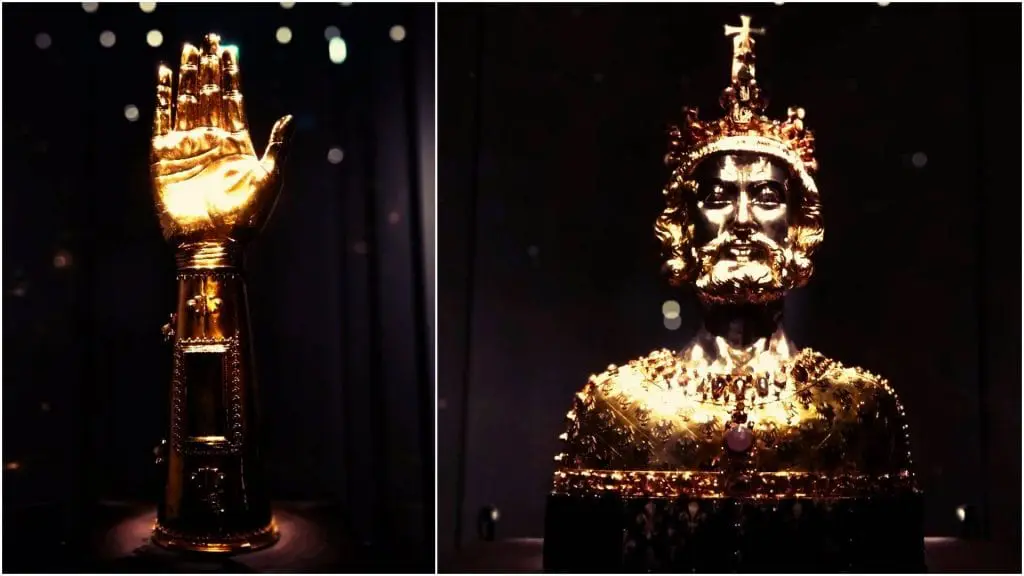 Aachen Akwizgran atrakcje zwiedzanie zwiedzać Karol Wielki skarbiec katedra