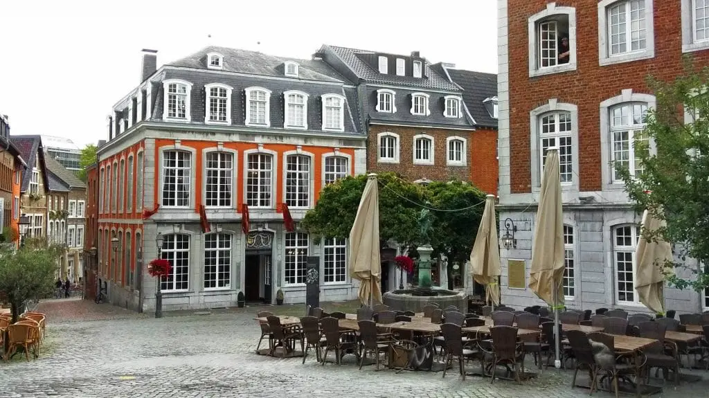 Aachen Akwizgran atrakcje zwiedzanie zwiedzać couven museum 