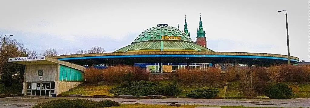 Kielce atrakcje zwiedzanie dworzec autobusowy kosmiczny kosmiczna architektura