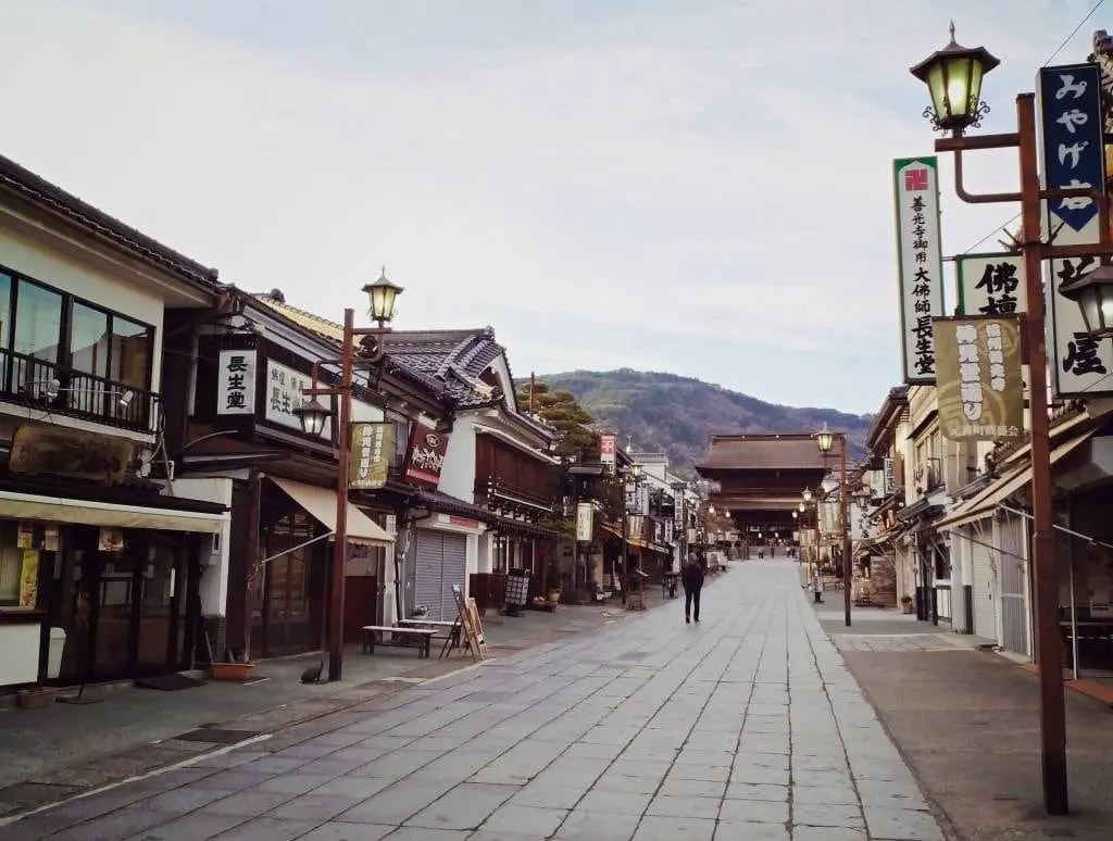 Świątynia buddyjska Zenko-ji to zdecydowanie największa atrakcja Nagano