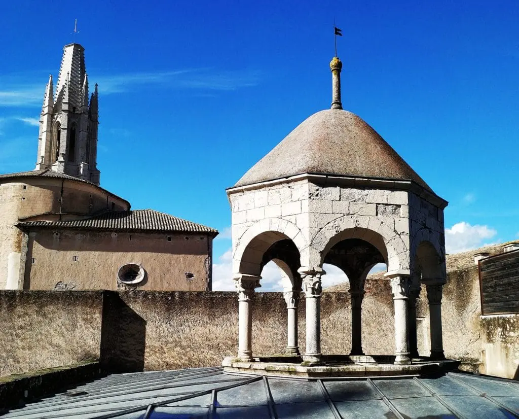 Średniowieczne zabytki Girony. Girona co robić. Co zwiedzić w Gironie. Girona atrakcje turystyczne