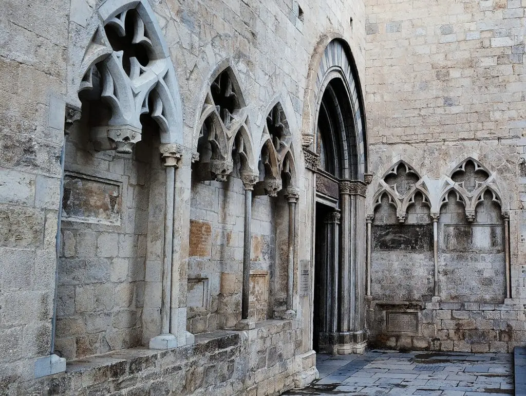 Średniowieczne zabytki Girony. Girona co robić. Co zwiedzić w Gironie. Girona atrakcje turystyczne