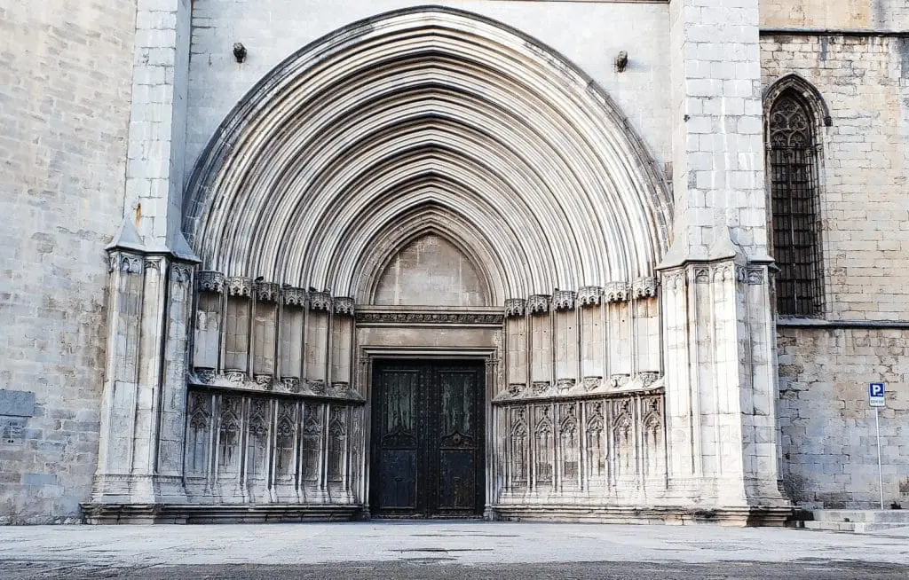 Średniowieczne zabytki Girony. Girona co robić. Co zwiedzić w Gironie. Girona atrakcje turystyczne