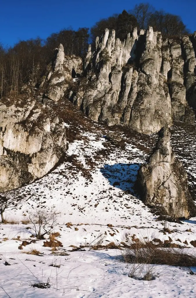 Ojcowski Park Narodowy zimą. Szlaki w ojcowie. Jednodniowe wycieczki w okolice Krakowa