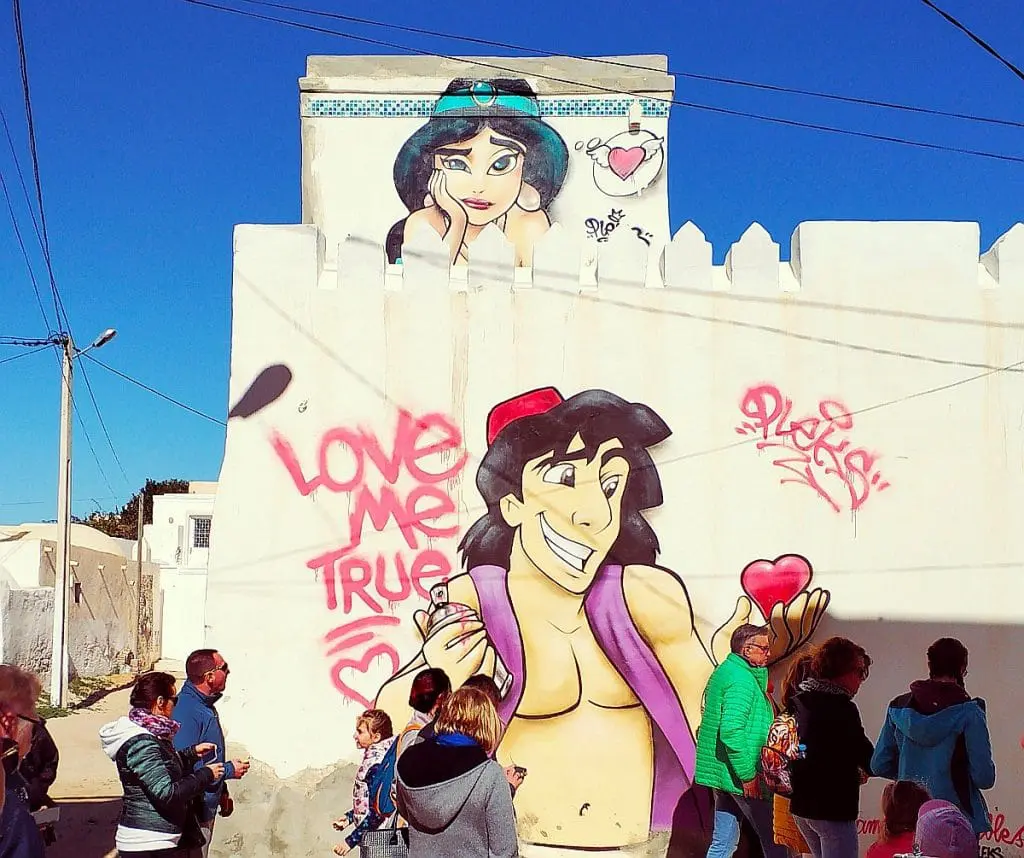 Atrakcje turystyczne Dżerby. Djerba co zwiedzać. Przewodnik po Dżerbie. Co ciekawego zobaczyć na Djarbie. Tunezja Djerbahood street art