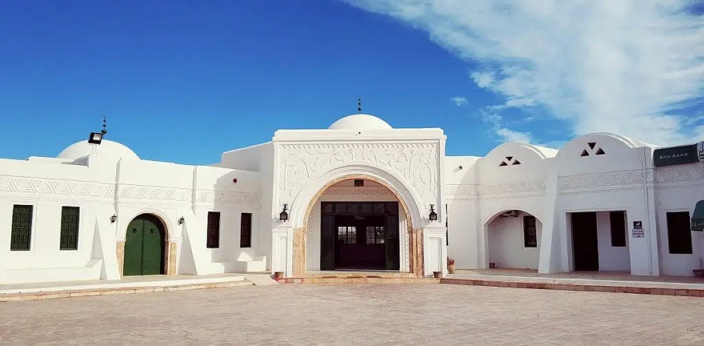 Atrakcje turystyczne Dżerby. Djerba co zwiedzać. Przewodnik po Dżerbie. Co ciekawego zobaczyć na Djarbie. Tunezja Guellala muzeum