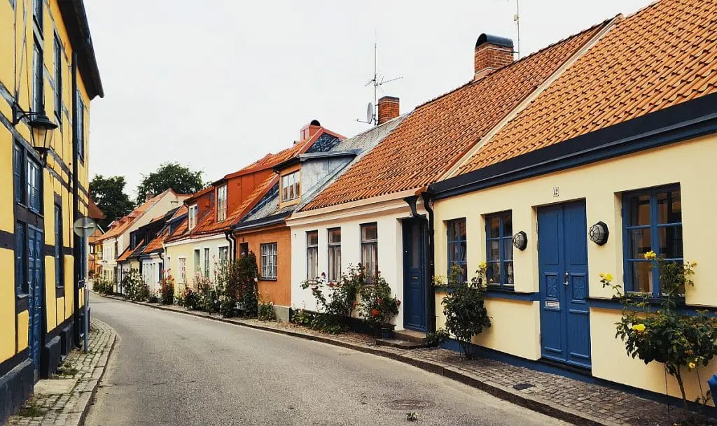 Zwiedzanie Ystad. Co robić w Ystad. Co warto zobaczyć w Skanii. Atrakcje turystyczne Ystad. Architektura szachulcowa Szwecja.