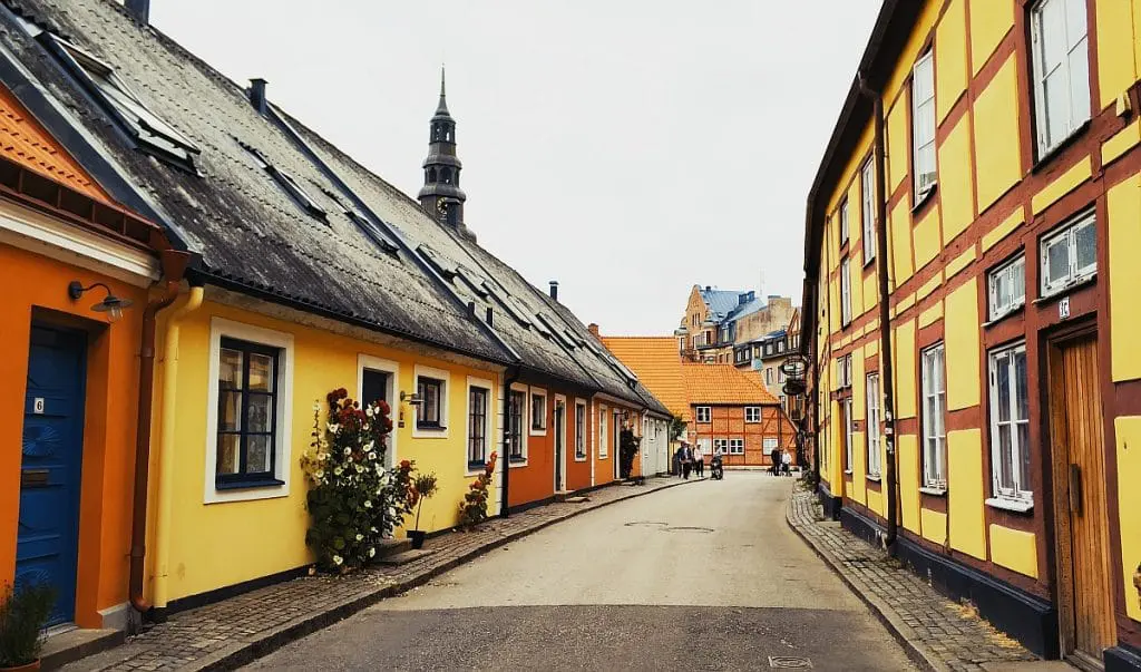 Zwiedzanie Ystad. Co robić w Ystad. Co warto zobaczyć w Skanii. Atrakcje turystyczne Ystad. Architektura szachulcowa Szwecja.