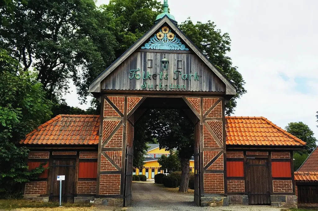 Zwiedzanie Ystad. Co robić w Ystad. Co warto zobaczyć w Skanii. Atrakcje turystyczne Ystad. Architektura szachulcowa Szwecja.