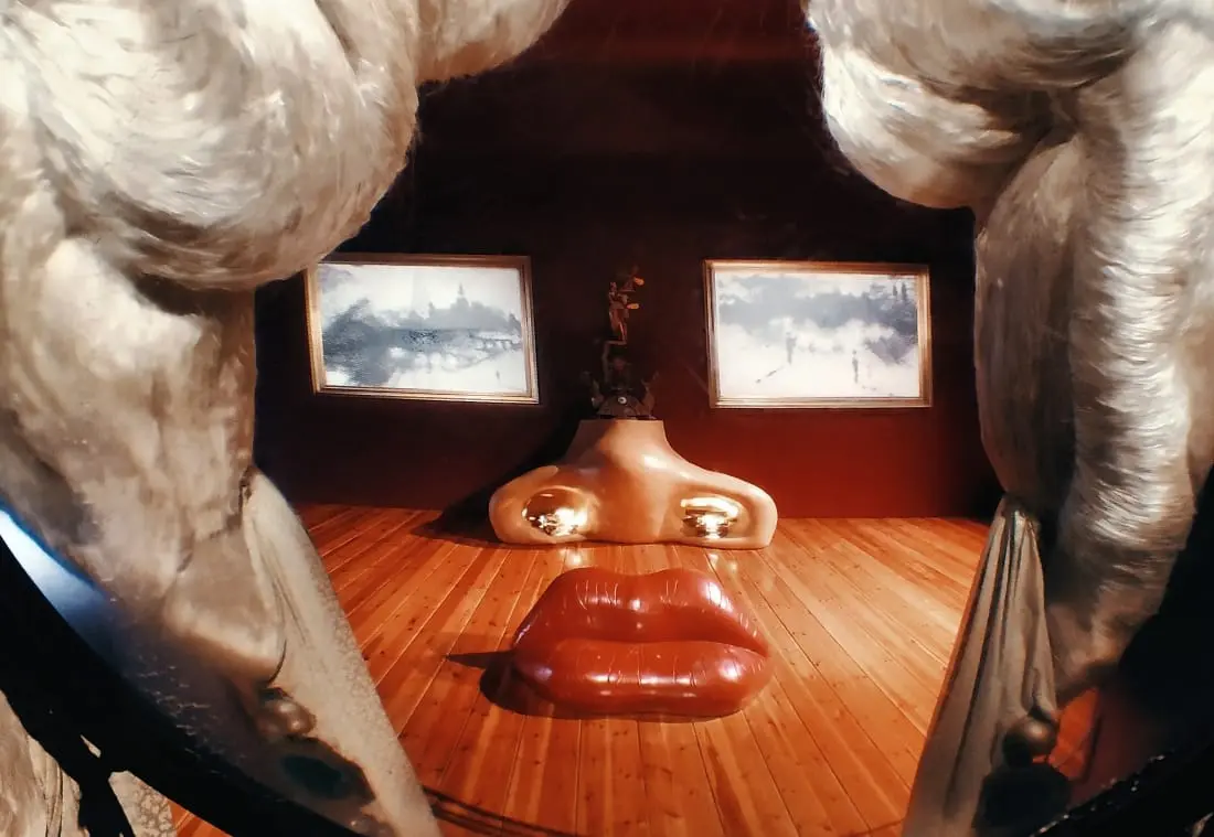 Hiszpania | Muzeum Salvadora Dalego w Figueres: surrealizm, jaja i gołe baby