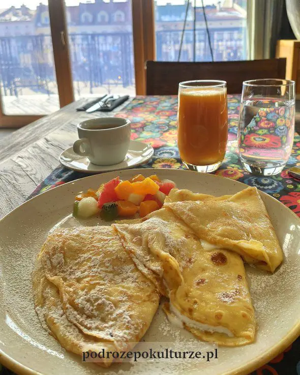 śniadanie w hotelu Bristol Tradition and Luxury w Rzeszowie