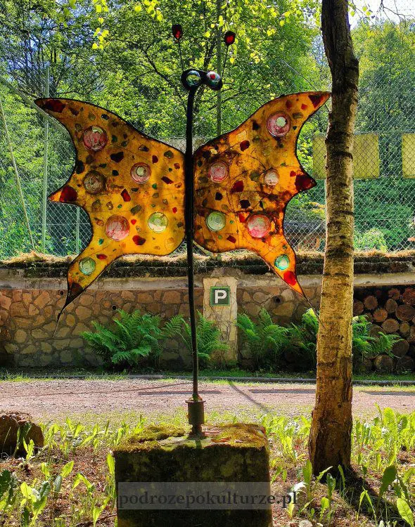 Dekoracja ceramiczna Juliusza Husarskieg