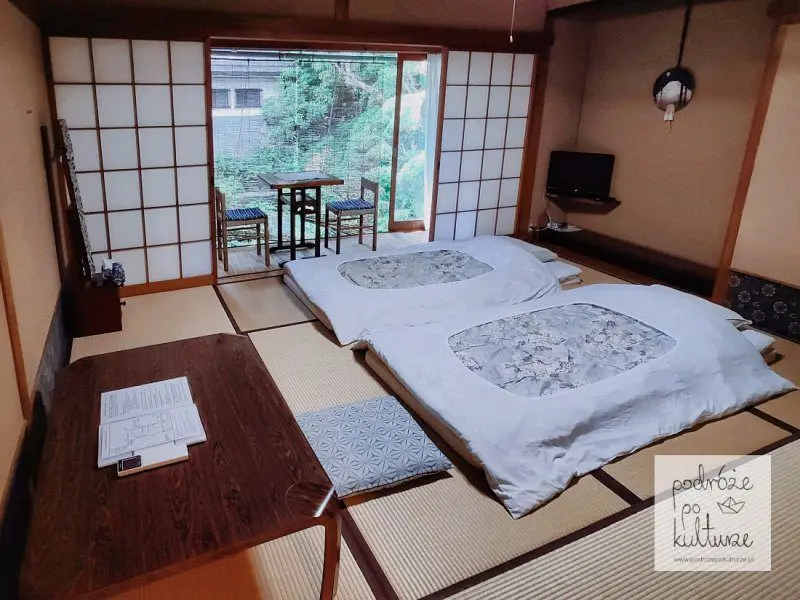 Shukubo w Koya-san. Wnętrze pokoju w Yochi-in