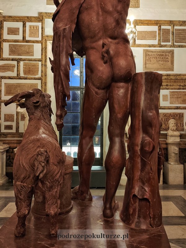 Faun z Willi Hadriana. Muzeum Kapitolińskie. Muzea w Rzymie