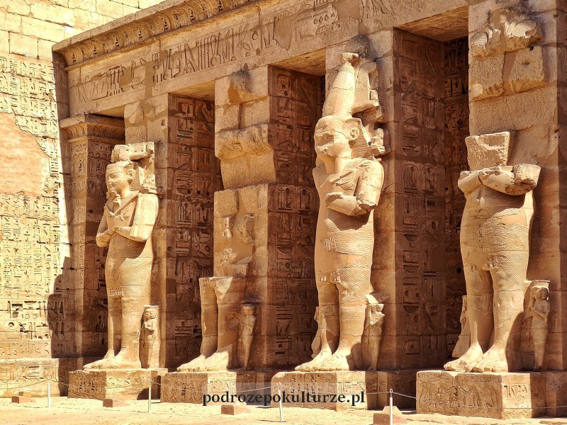 Egipt atrakcje - świątynia Medinet Habu