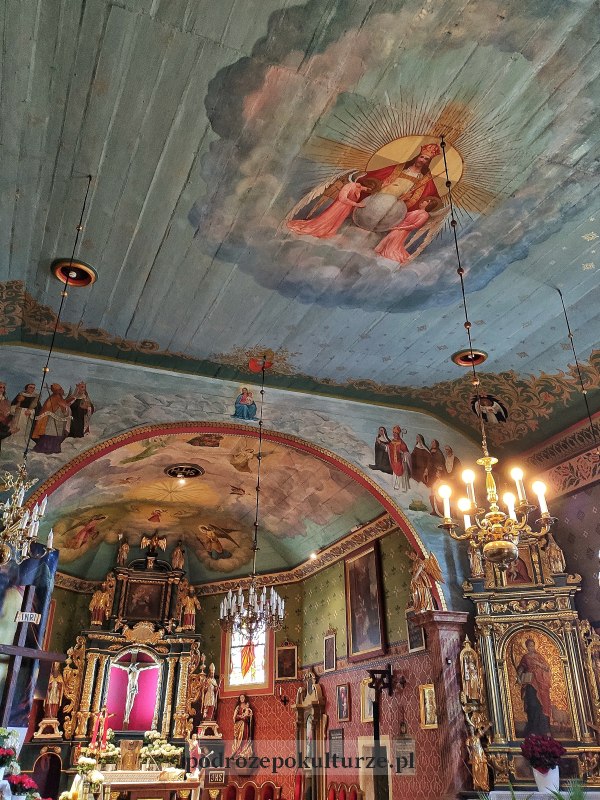 Kościół św. Trójcy w Iwanowicach Włościańskich - wnętrze. Drewniany kościół w okolicy Krakowa